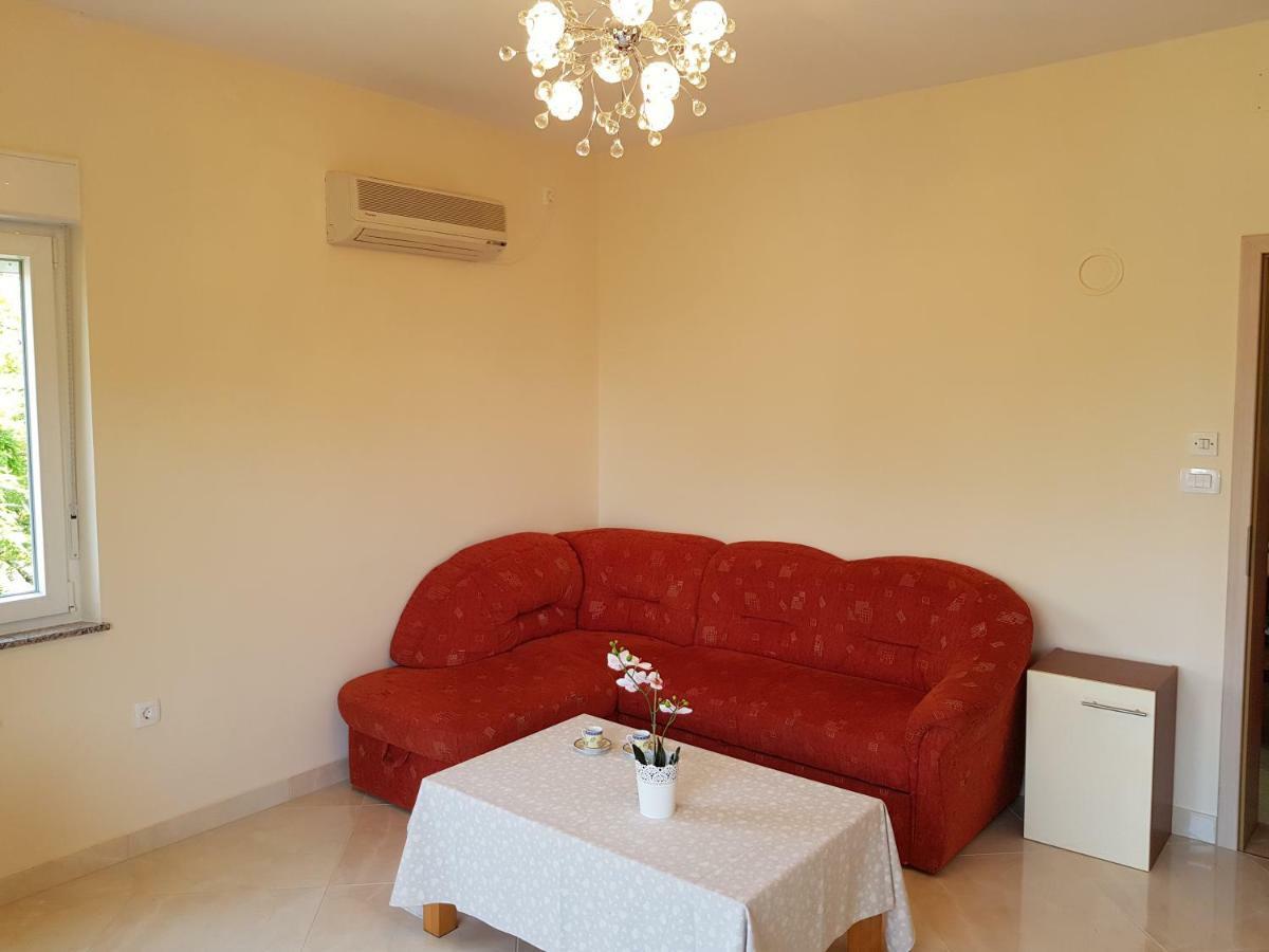 Apartman Vesna Malinska Exterior photo